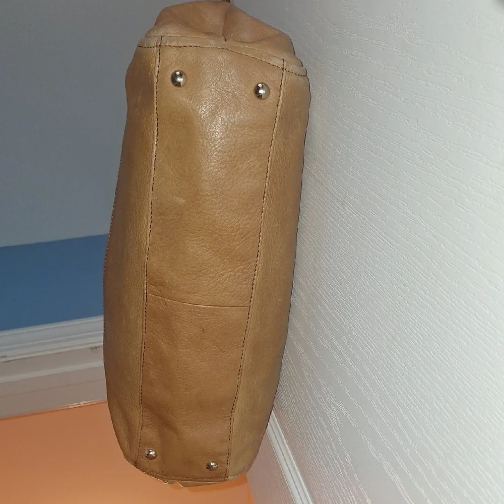 B. Makowski Brown Leather Tote Bag - Picture 5 of 11